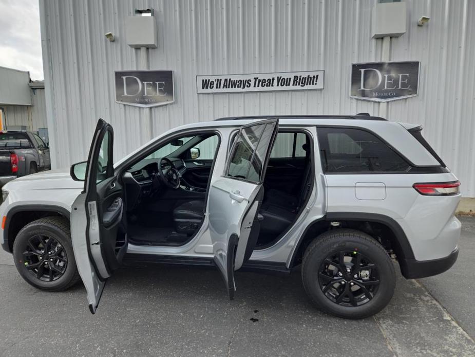 new 2024 Jeep Grand Cherokee car, priced at $48,025