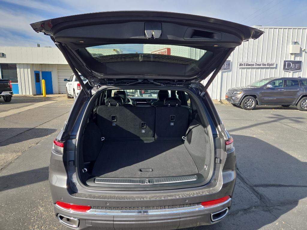 new 2025 Jeep Grand Cherokee car, priced at $60,543