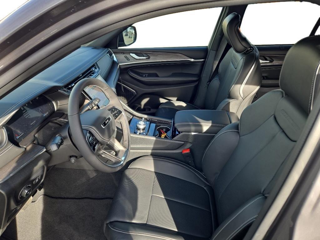 new 2025 Jeep Grand Cherokee car, priced at $60,543