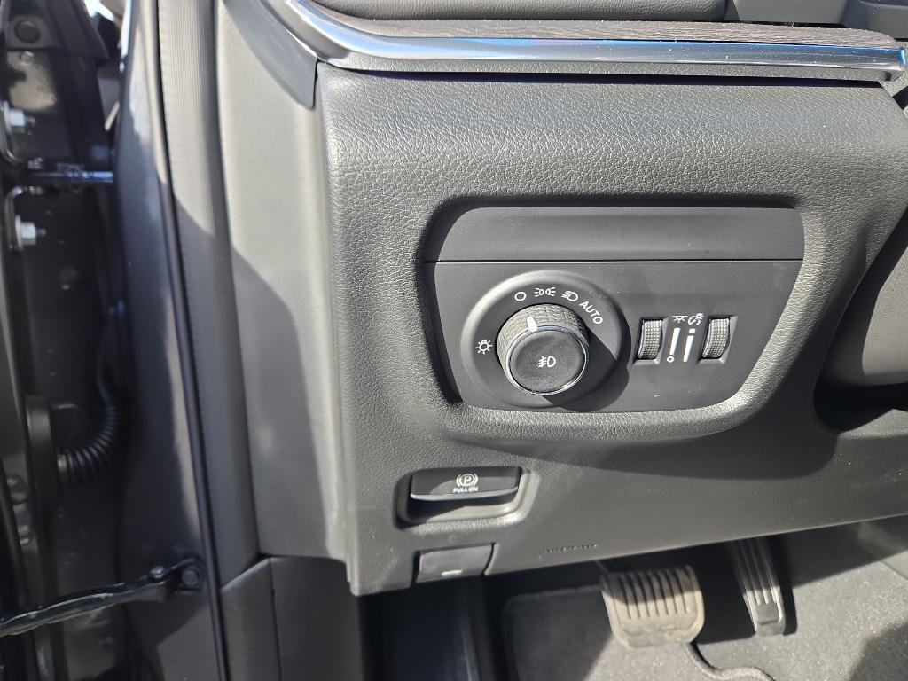 new 2025 Jeep Grand Cherokee car, priced at $60,543