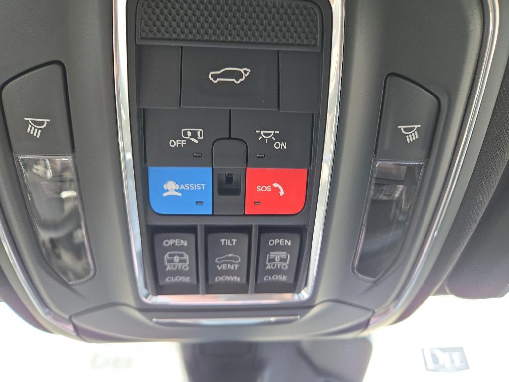 new 2025 Jeep Grand Cherokee car, priced at $60,543