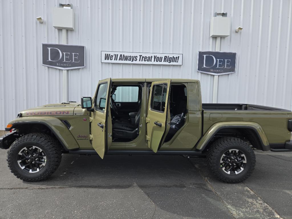 new 2025 Jeep Gladiator car, priced at $58,633