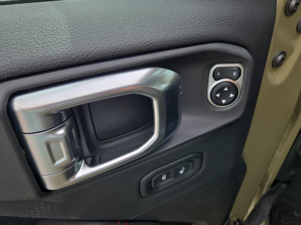 new 2025 Jeep Gladiator car, priced at $58,633