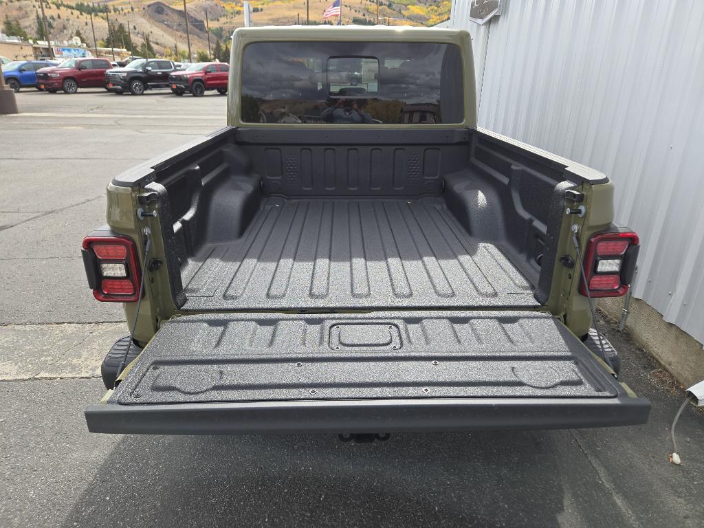 new 2025 Jeep Gladiator car, priced at $58,633