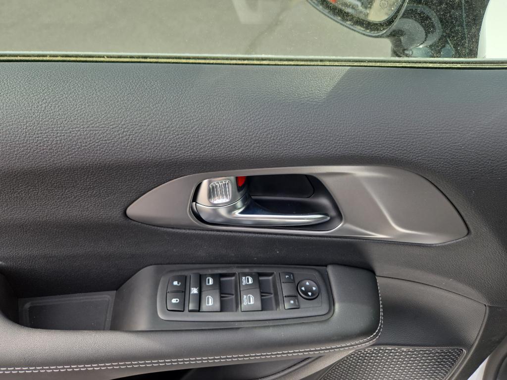 new 2025 Chrysler Voyager car, priced at $39,079