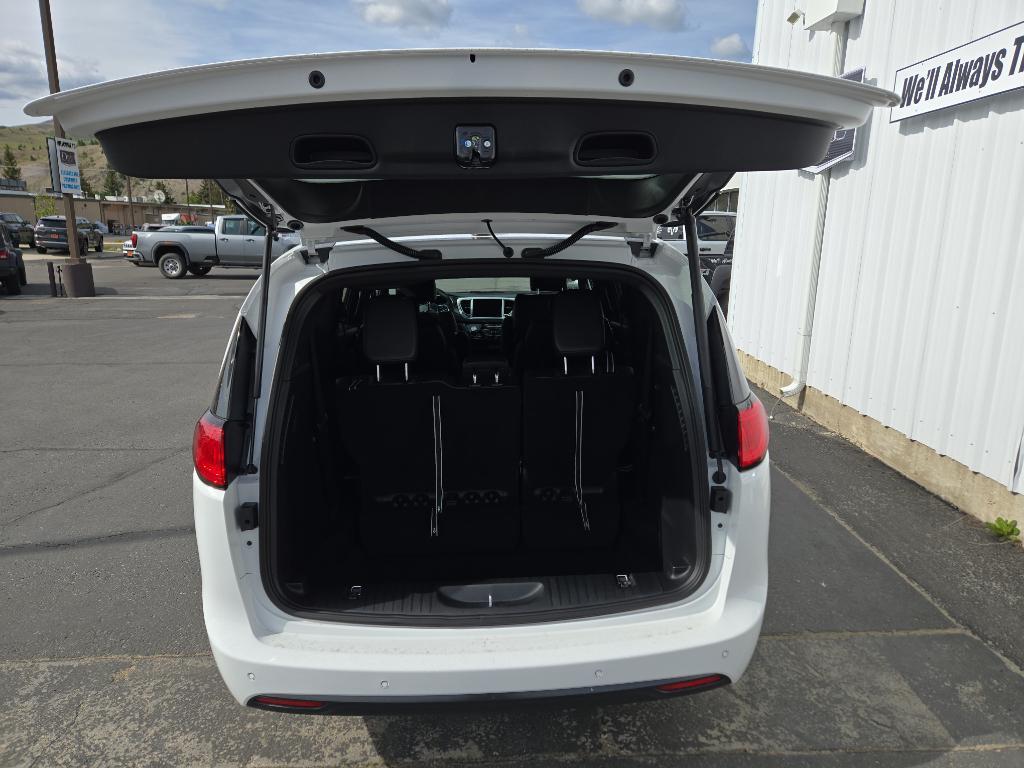new 2025 Chrysler Voyager car, priced at $39,079