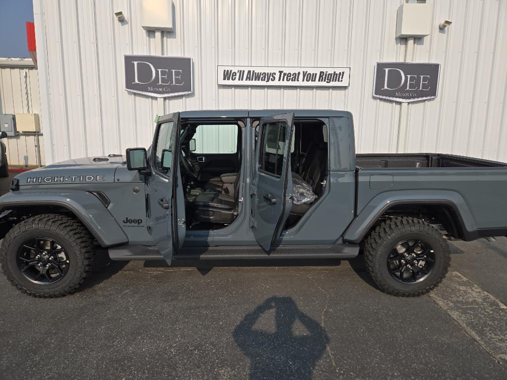 new 2025 Jeep Gladiator car, priced at $46,893