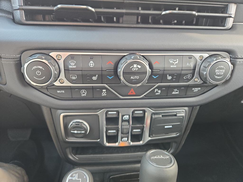 new 2025 Jeep Gladiator car, priced at $46,893