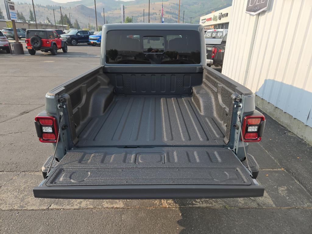 new 2025 Jeep Gladiator car, priced at $46,893