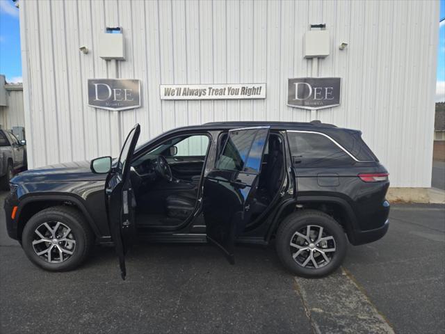 new 2025 Jeep Grand Cherokee car, priced at $52,233