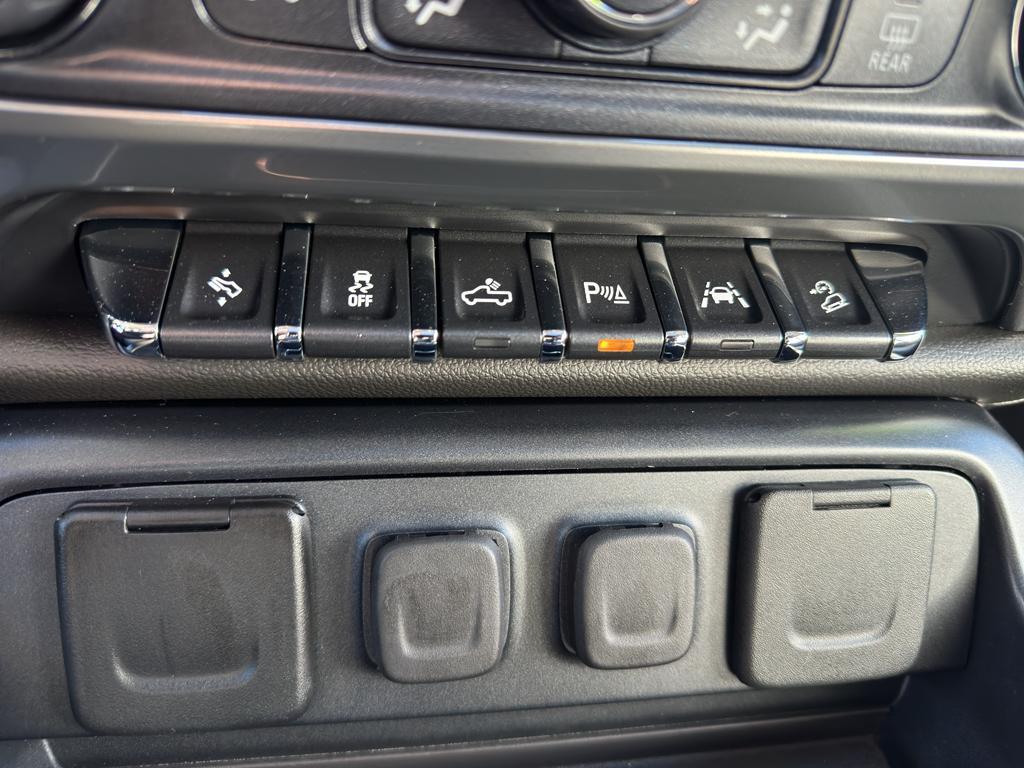 used 2018 Chevrolet Silverado 1500 car, priced at $32,299