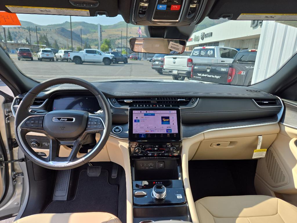 new 2025 Jeep Grand Cherokee car, priced at $46,188