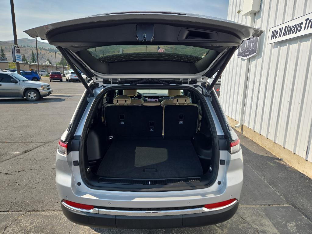 new 2025 Jeep Grand Cherokee car, priced at $46,188