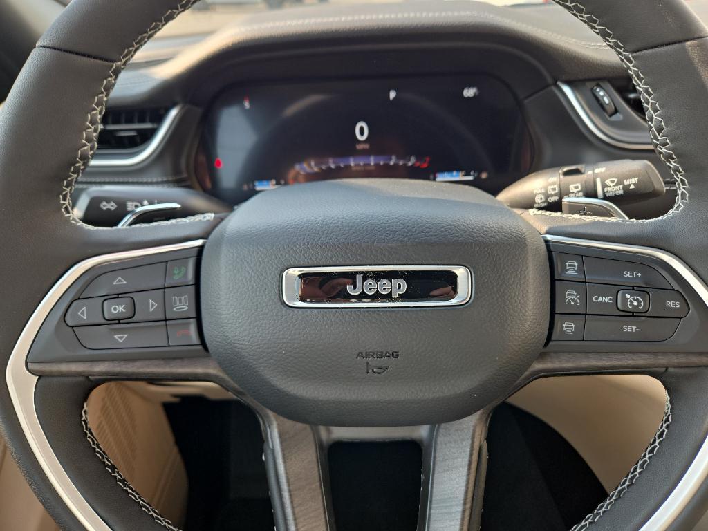 new 2025 Jeep Grand Cherokee car, priced at $46,188