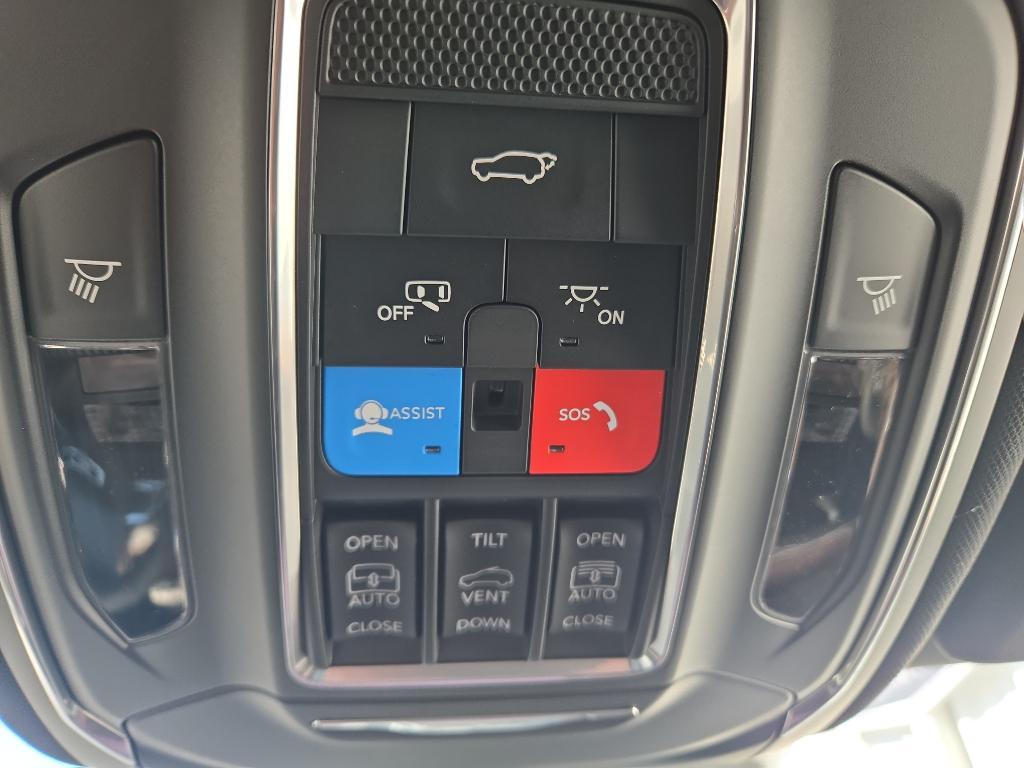 new 2025 Jeep Grand Cherokee car, priced at $60,948