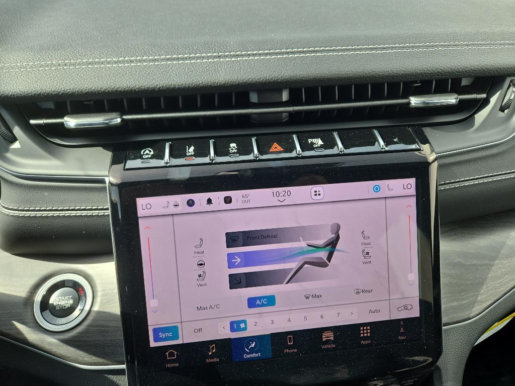 new 2025 Jeep Grand Cherokee car, priced at $50,884