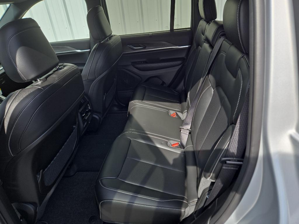 new 2025 Jeep Grand Cherokee car, priced at $50,884