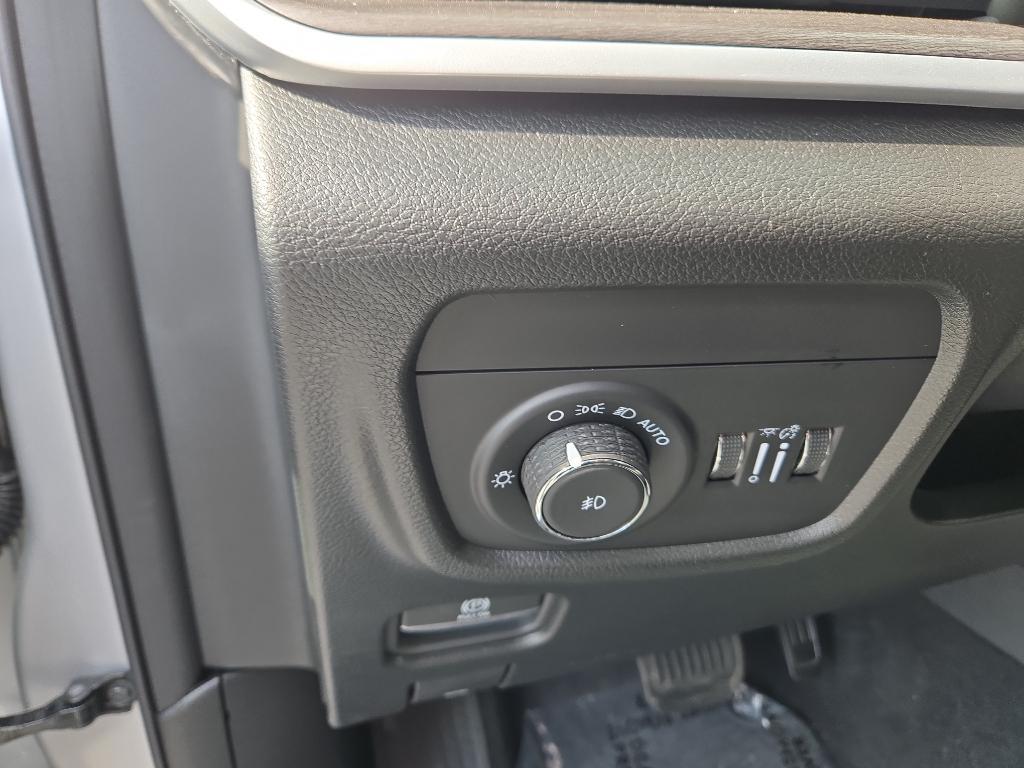 new 2025 Jeep Grand Cherokee car, priced at $50,884
