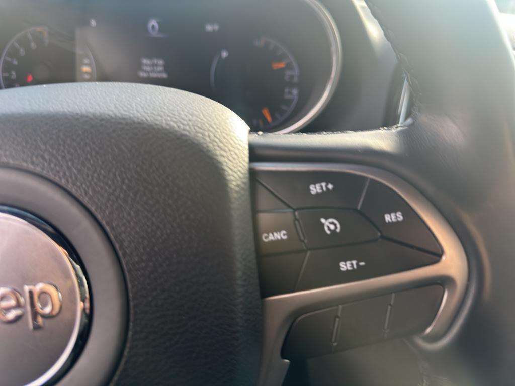 used 2021 Jeep Grand Cherokee car, priced at $27,299