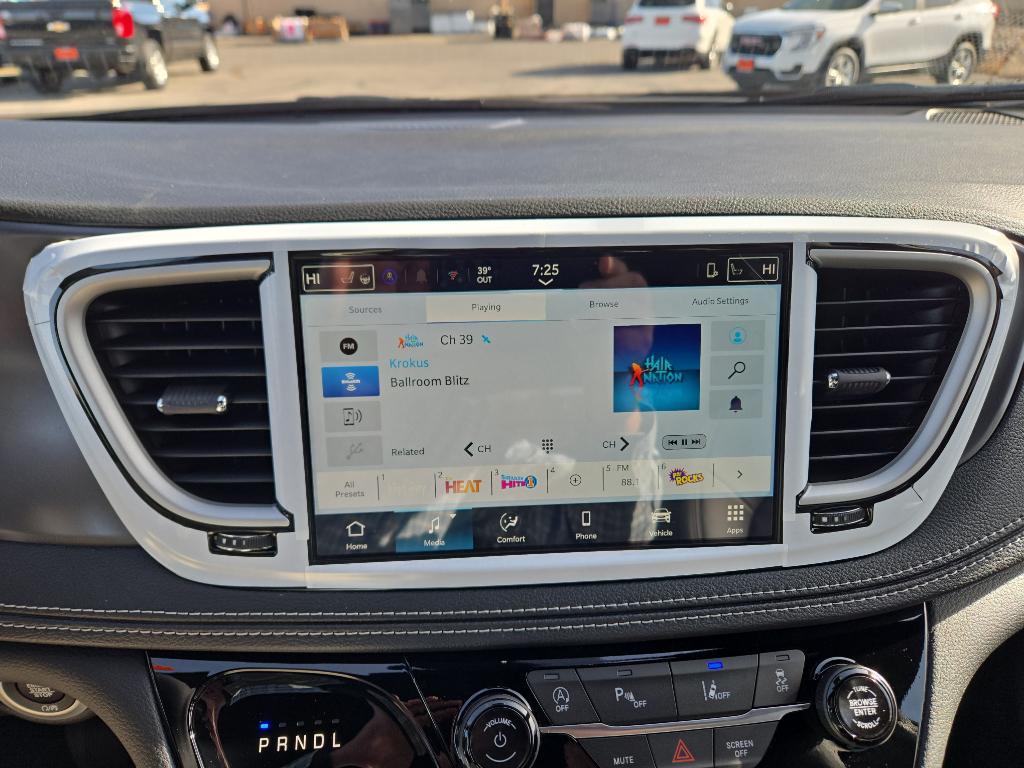 new 2026 Chrysler Pacifica car, priced at $45,923