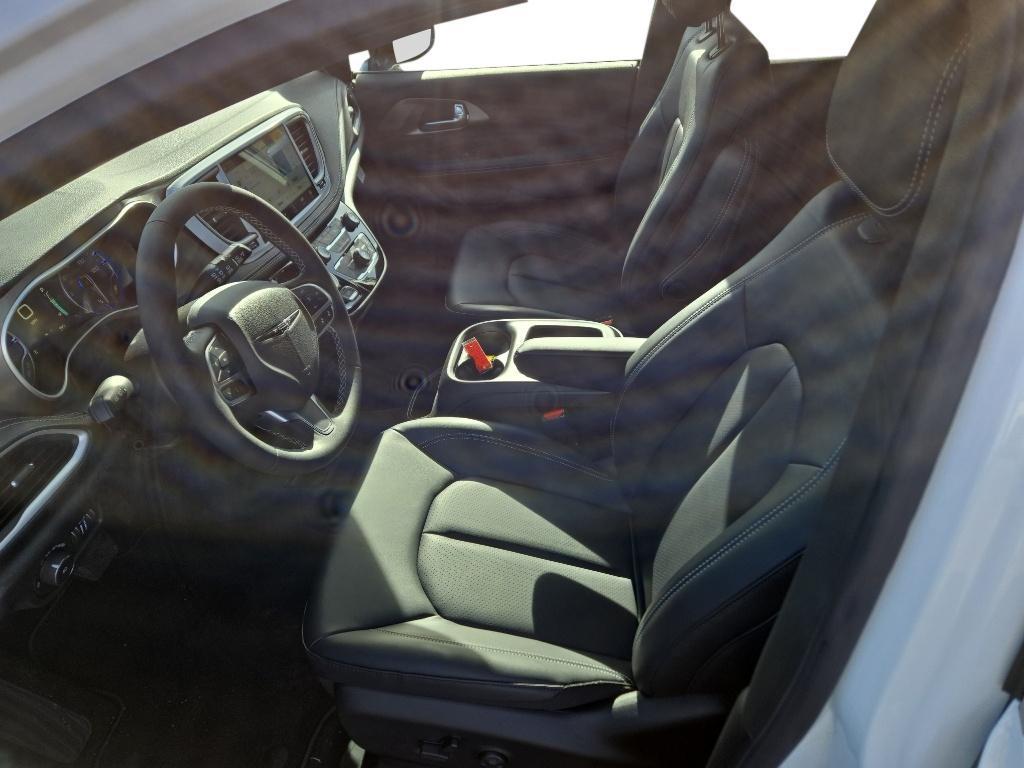 new 2026 Chrysler Pacifica car, priced at $45,923