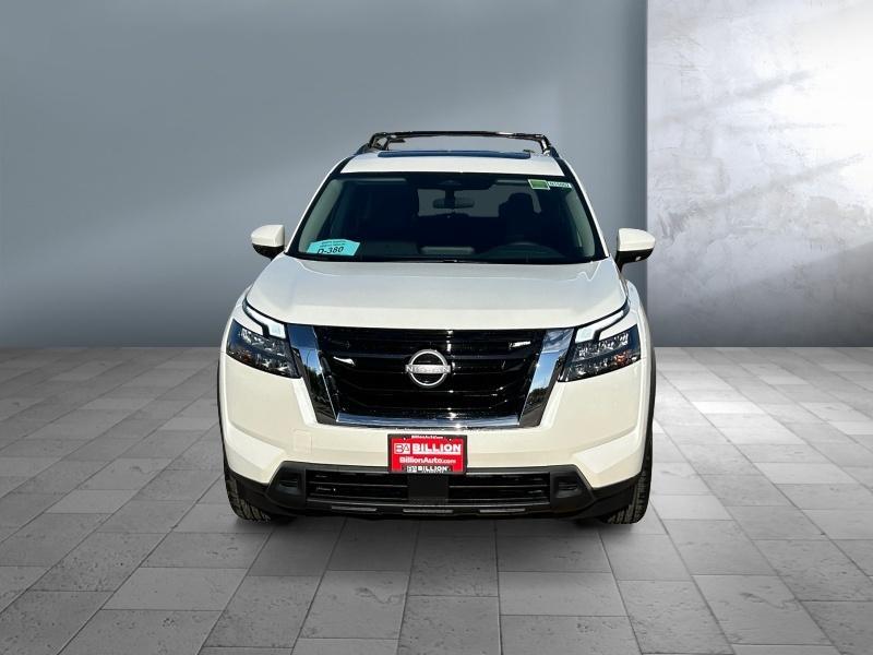 new 2024 Nissan Pathfinder car, priced at $47,250