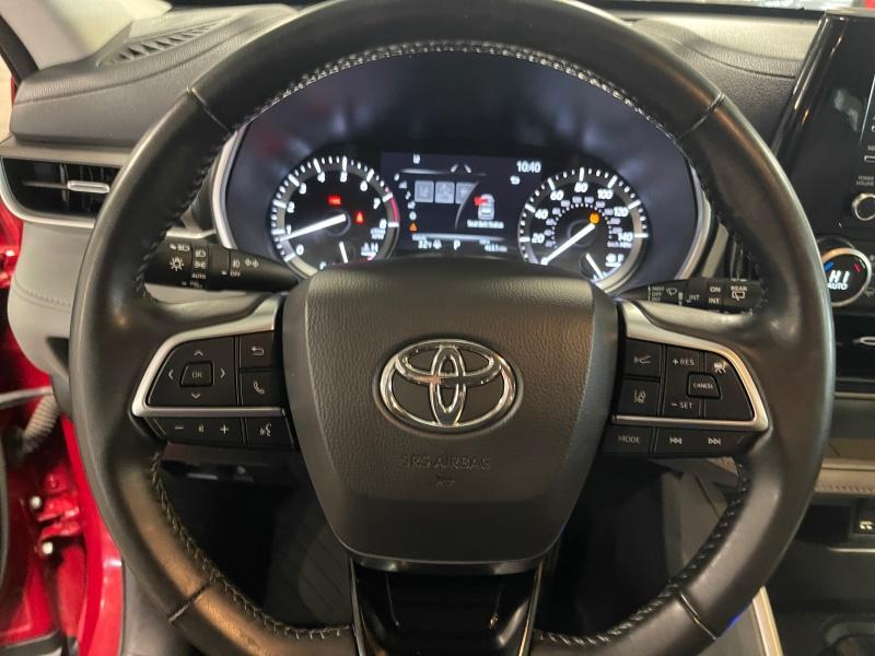 used 2021 Toyota Highlander car, priced at $36,968