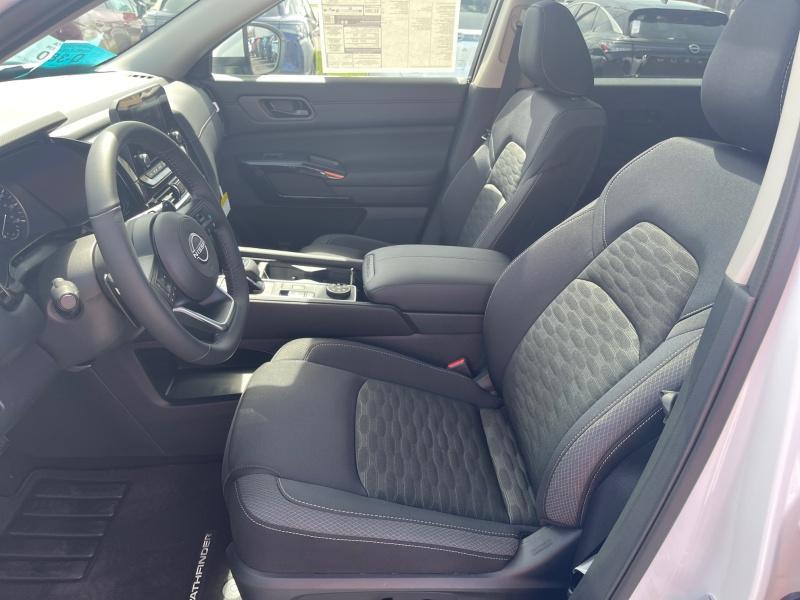 new 2025 Nissan Pathfinder car, priced at $46,870