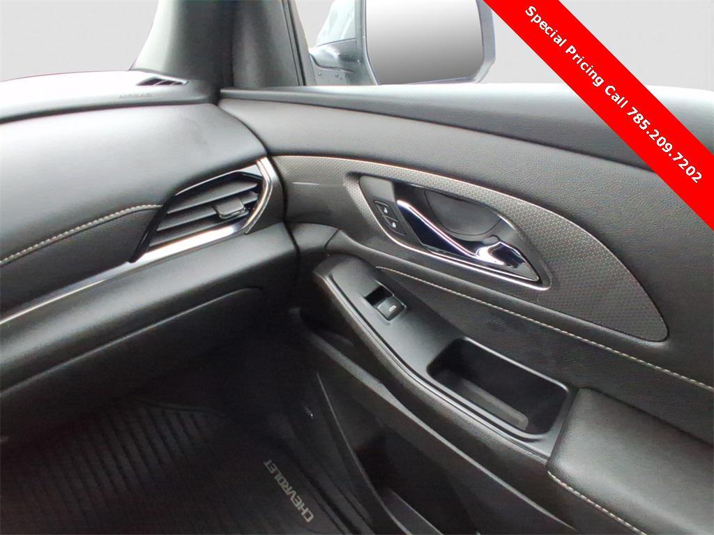 used 2023 Chevrolet Traverse car, priced at $28,290