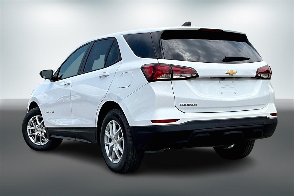 new 2024 Chevrolet Equinox car, priced at $29,318