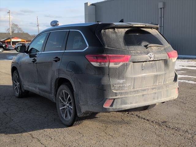 used 2019 Toyota Highlander car, priced at $24,499