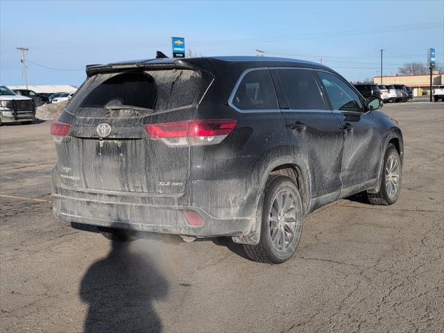 used 2019 Toyota Highlander car, priced at $24,499