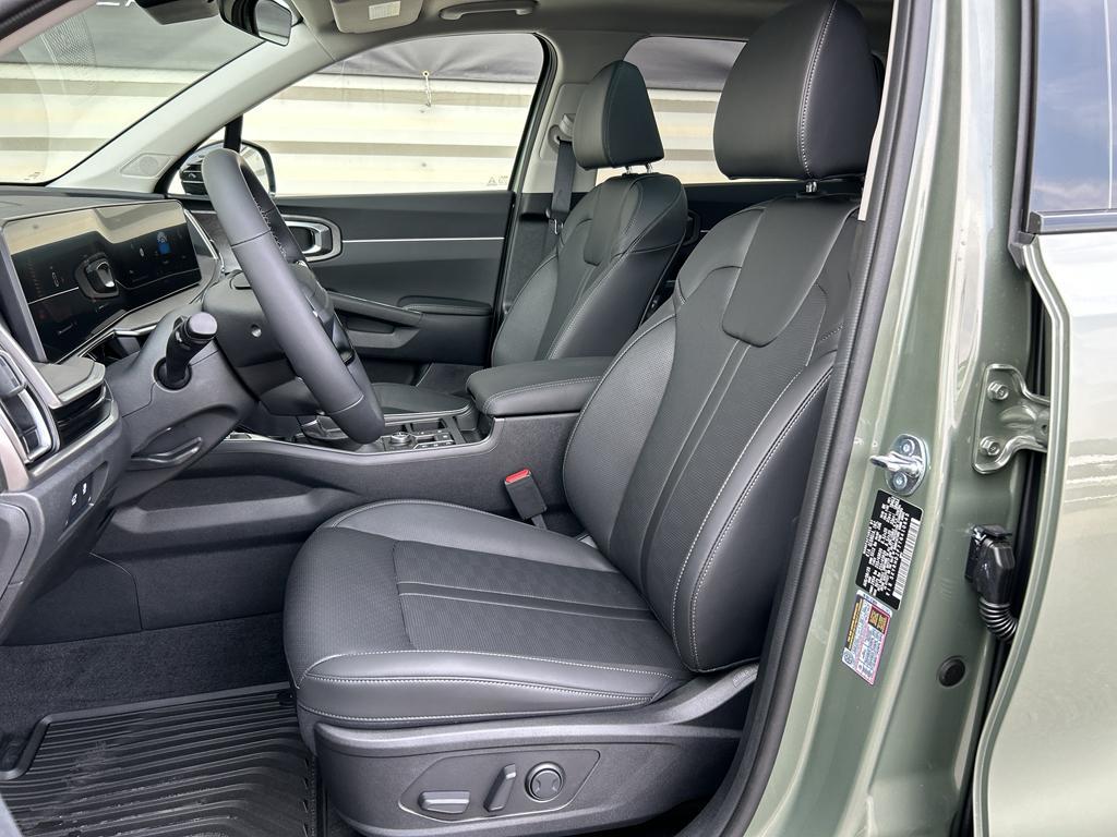 new 2026 Kia Sorento car, priced at $41,800