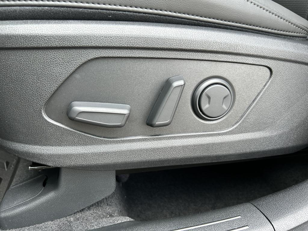new 2026 Kia Sorento car, priced at $41,800