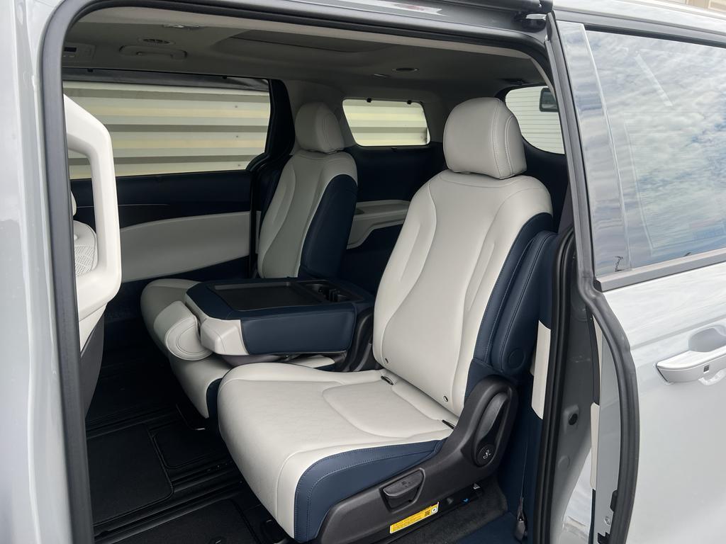 new 2026 Kia Carnival Hybrid car, priced at $50,160