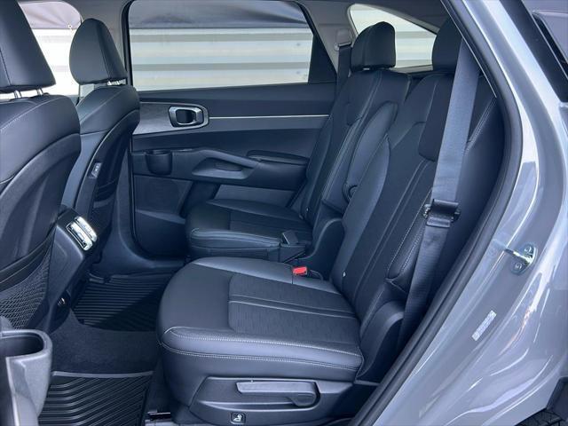 new 2025 Kia Sorento car, priced at $44,155