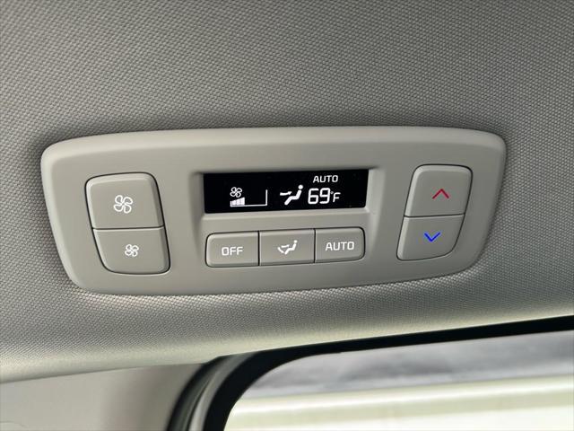 new 2026 Kia Carnival Hybrid car, priced at $42,420
