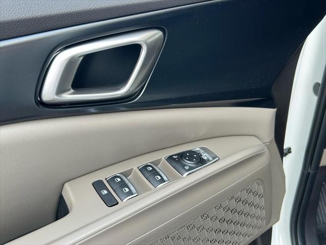 new 2026 Kia Carnival Hybrid car, priced at $42,420