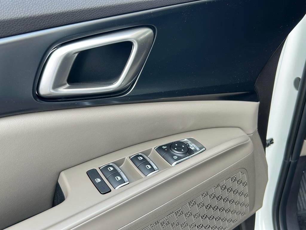 new 2026 Kia Carnival Hybrid car, priced at $41,420