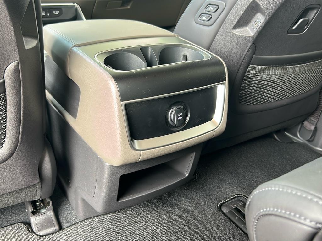 new 2026 Kia Carnival Hybrid car, priced at $43,650