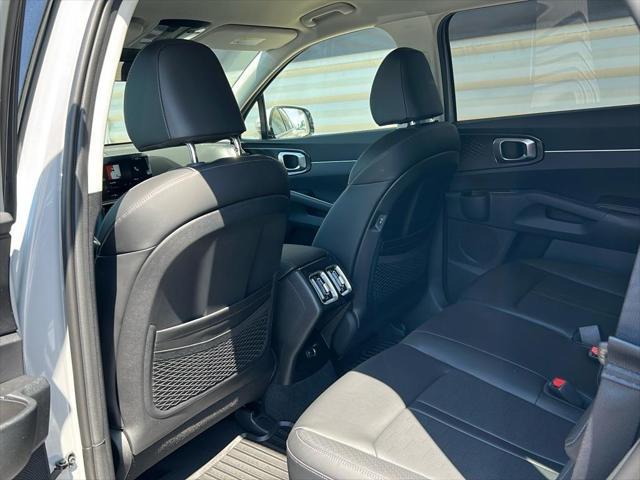 new 2025 Kia Sorento car, priced at $37,055