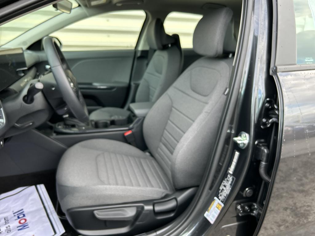 new 2025 Kia K4 car, priced at $24,085