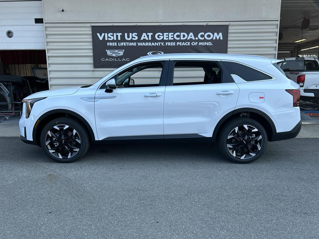 new 2026 Kia Sorento car, priced at $38,995