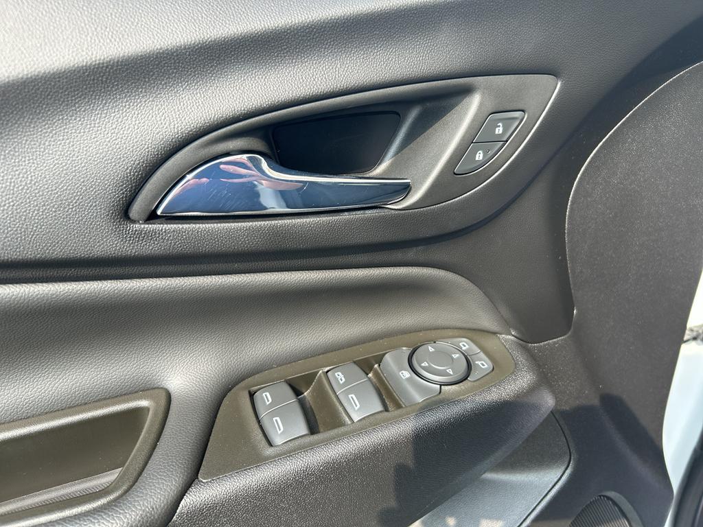 used 2023 Chevrolet Equinox car, priced at $24,000