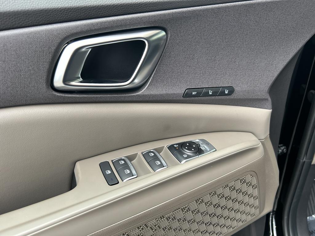 new 2026 Kia Carnival car, priced at $41,885