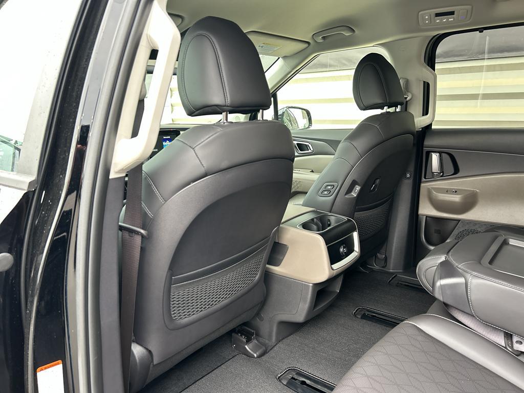 new 2026 Kia Carnival car, priced at $41,885