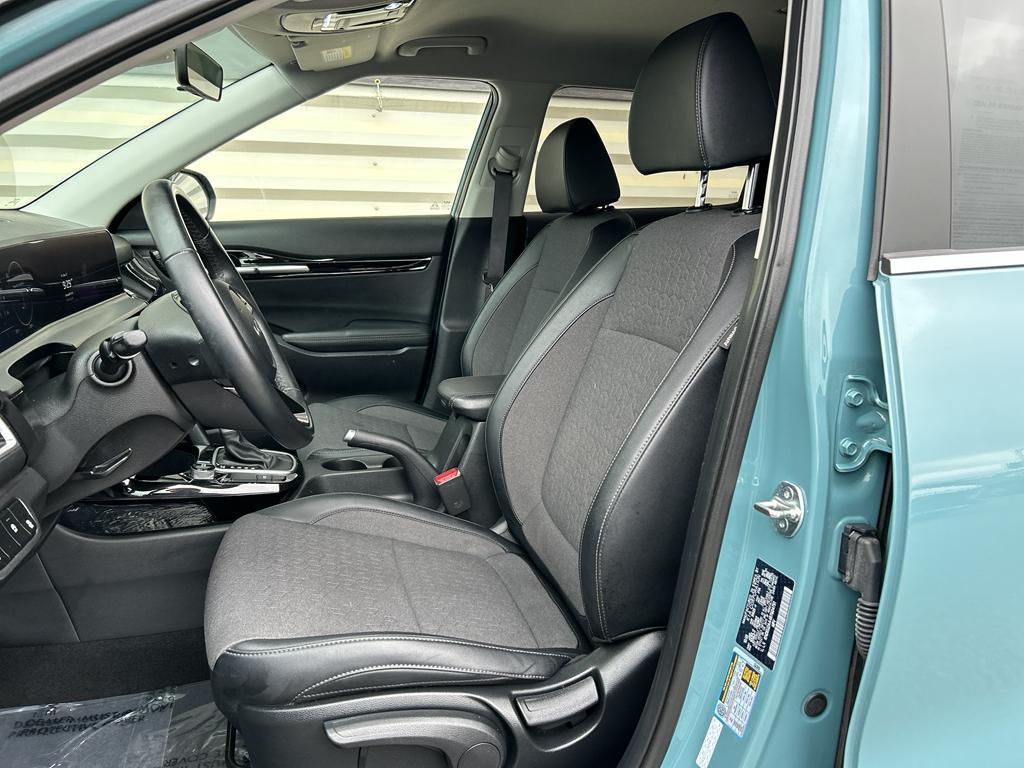 used 2024 Kia Seltos car, priced at $21,999