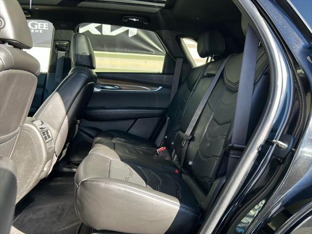 used 2021 Cadillac XT5 car, priced at $33,000