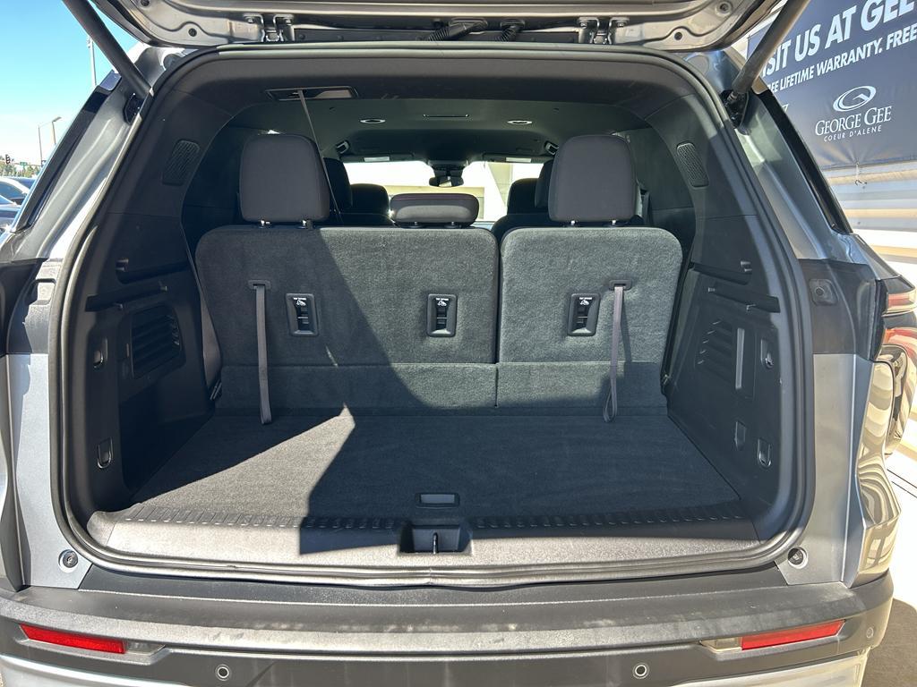 used 2024 Chevrolet Traverse car, priced at $46,000