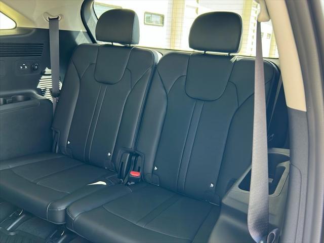 new 2025 Kia Sorento car, priced at $39,175